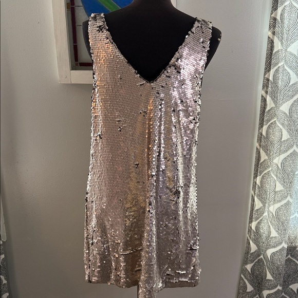 K/Lab Sequined Mini Shift Dress SZ Medium - Picture 4 of 7
